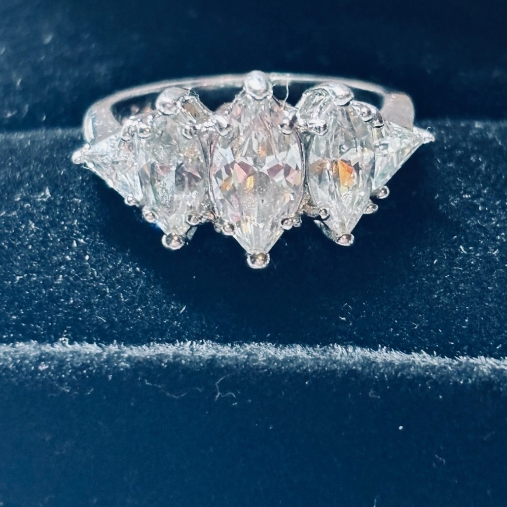 Avon Vintage Marquis CZ  5 stone Ring silver size 9